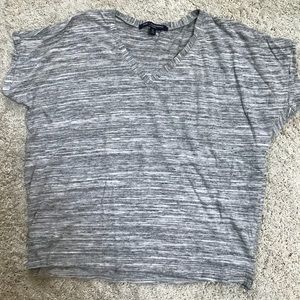 Women’s short sleeve v-neck shirt